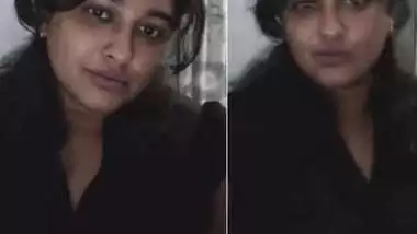 Married Desi bitch gladdens lover sending to him solo porn video