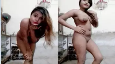 Lovely Desi got naked exposing her XXX charms in a webcam sex show