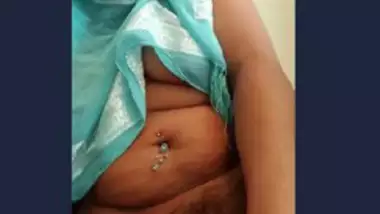 Desi aunty big pussy fingering pussy