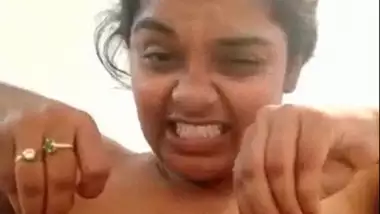 380px x 214px - Big Mula Mallu Aunty Playing With Tits porn video