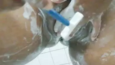 Desi wife pussy hair saved in bathroom