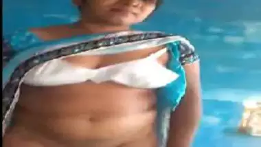 Hot marathi aunty stripping saree and porn mms