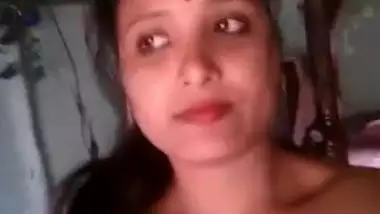 Sexually unsatisfied Desi wife looks for porn appreciation in webcamming