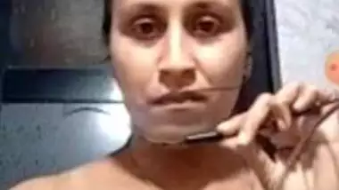 Indian aunty can demonstrate XXX berries thanks to video call