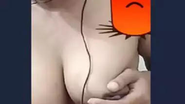 Desi girl showing boob on video call