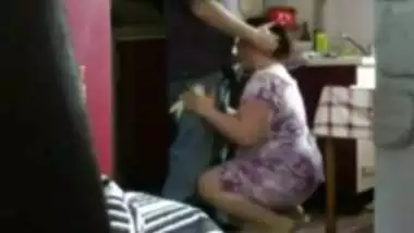 Mature Parsi Aunty Caught Having Quick Sex With Carpenter