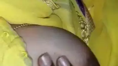 Experienced spicy Desi model has tits pawed in amateur sex video