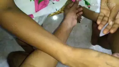 Blowjobs and handjob srilanaka teen sl කලාස් එකෙ කැරී ගුරා