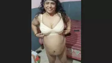 Desi Strong Aunty Changing Cloths