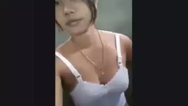 Mezo Hot Girl Showing Her Boobs