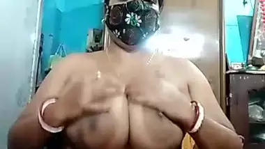 Big boob desi aunty