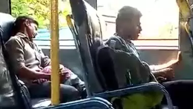 Another tarki guy masturbating in BUS while knowing side passanger girl recording