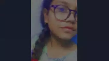 Cute Chashmish Girl Showing