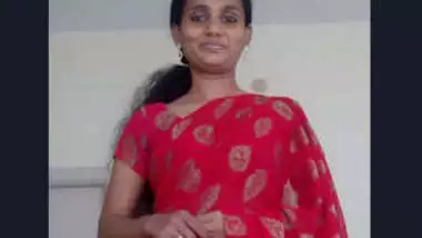 MALLU BHABHI BATHING MMS VID