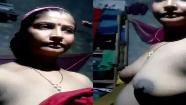 Bengali Boudi showing boobies on selfie cam mode