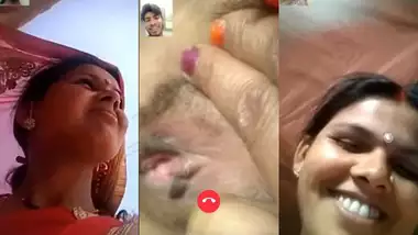 Bihari village Bhabhi showing pussy on live cam