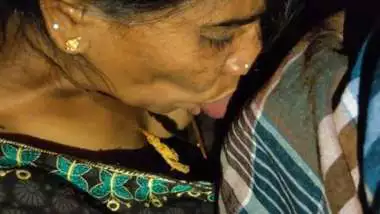 Mature Telugu wife blowjob to her hubby at night