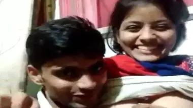 Delhi teen Desi sex video goes live on the net