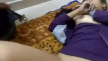 Indian porn sites presents leaked blue film video of desi aunty Supriya