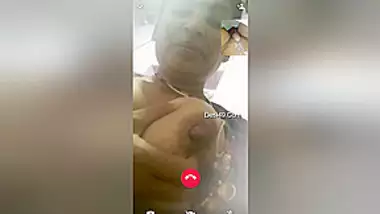 Today Exclusive- Bhabhi Showing Her Big Boobs On Video Call Part 1