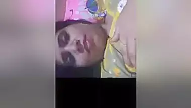 Today Exclusive- Horny Desi Girl Showing Her Boobs And Pussy