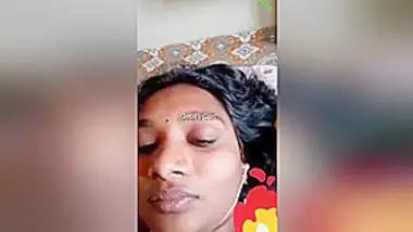 Exclusive- Sexy Tamil Girl Showing Her Boobs On Video Call