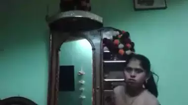 Desi Bhabhi Showing her Boobs and Pussy