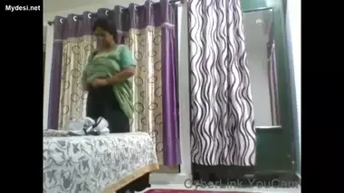 desi telugu aunty dress changing hidden capture by her son mms clip