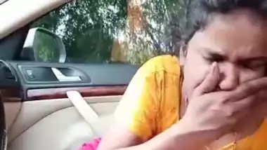 Blowjob inside car