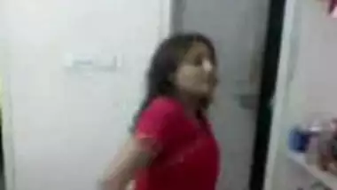 Pakistani Wife In Red Sari - Movies.