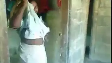 Horny Desi woman caught with lover