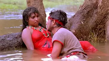 Sexy dusky Jungle girl ‘s Nipple Areola and Kissing Scene Kadina Veera