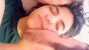 Today Exclusive- Hot Look Desi Girl Boob Sucking