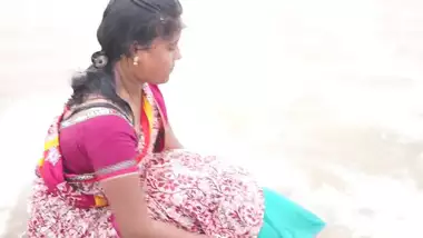 wet aunty at juhu beach