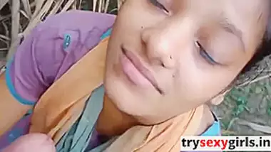 Gao Ki Ladki Ptakar Chuswaya Khet Me Lund