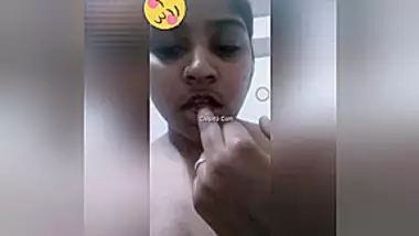 Desi Mallu Girl Showing Her Boobs And Pussy Fingering On Video Call Part1