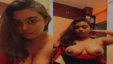 Mumbai girl boob show selfie video for lover