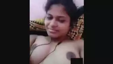 Desi Girl Shows Her Boobs on VC