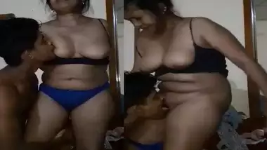 Indian bhabhi boobs and pussy sucking viral MMS