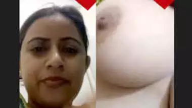 Cute Desi Girl Showing on video call