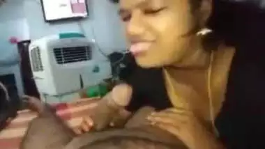 Mallu Chechi Tasting Dick and Suck Hard