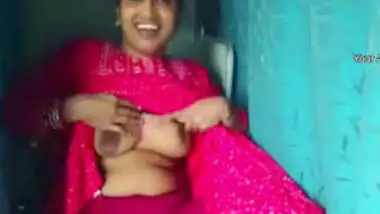 Desi Bhabhi Fucking on Running Train