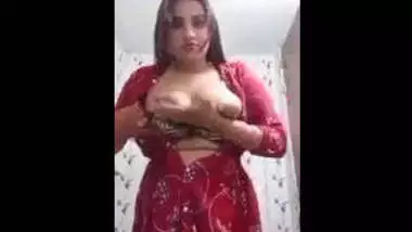 Desi Big Boobs Maal in suit