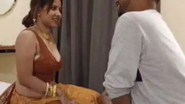 Desi Bhabi ko sochke hath mara aur Bhabi ko bhi Choda