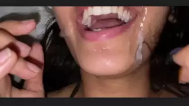 Girl Forced to Swallow Cum Pata Hai mere gale ke andar gaya hai, Kadwa taste hai