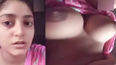 Cute Pakistani sex chat girl round boobs show