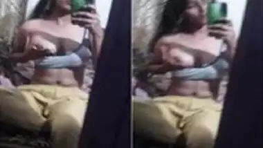 Tamil girl boob show mirror video admiring