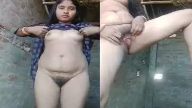 Horny village bhabhi sex feel boobs and pussy play