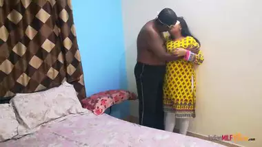 Shanaya Fatty Tamil Bengali Bhabhi Seducing Her...