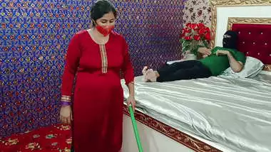 Indian House Maid Seduces and Fucked Hard by her House Owner